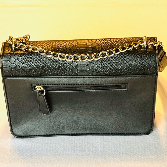 Cute Small Pocket Book With Red Embroidery Flowers And A Red Tassel - Picture 2 of 4